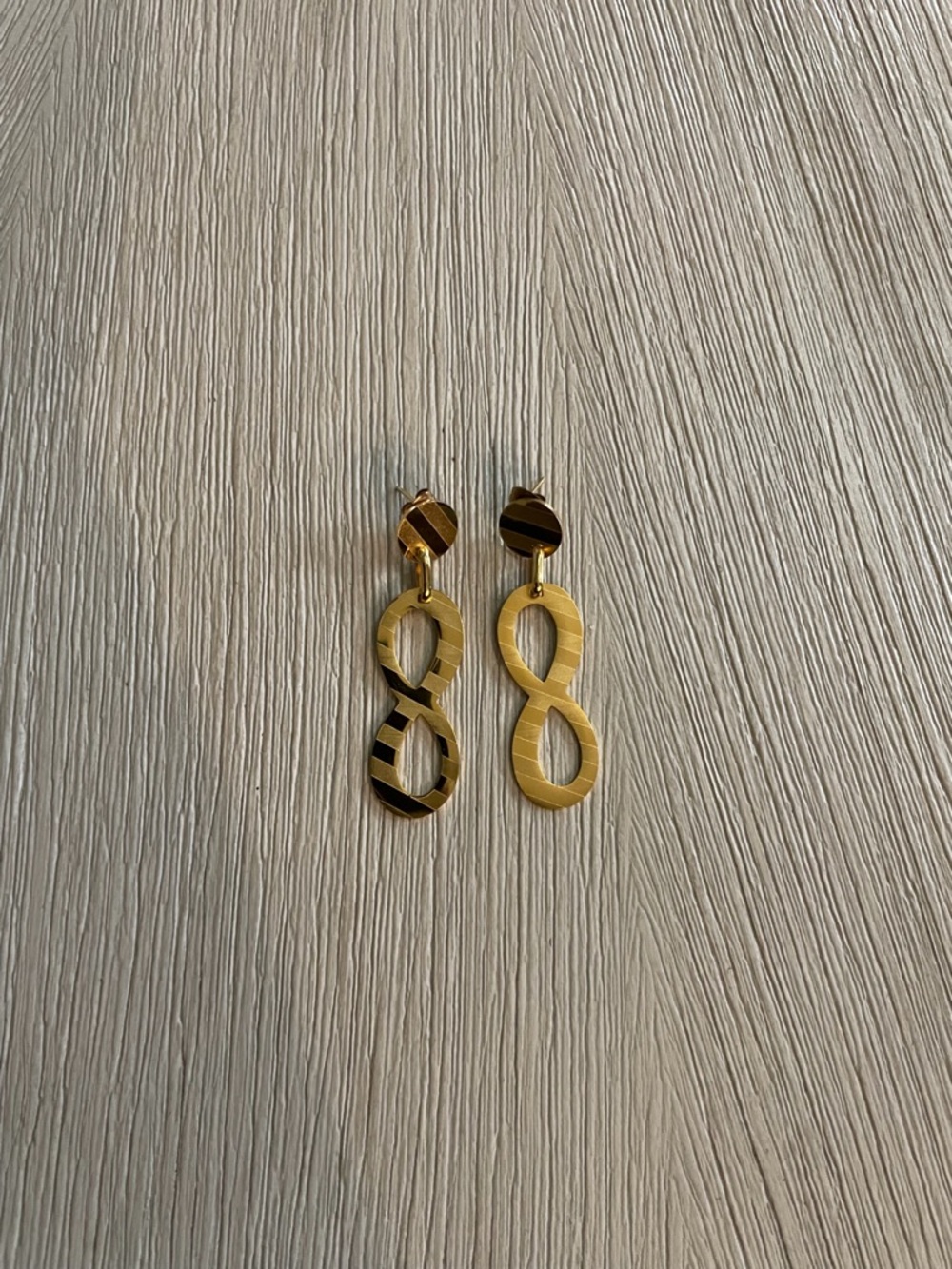 Elegant Gold Striped Earrings